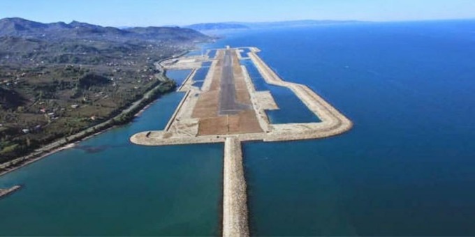 SEMPAT DIRANCANG: Layout Bandara Bali Utara yang direncanakan di laut. Namun saat ini batal.
