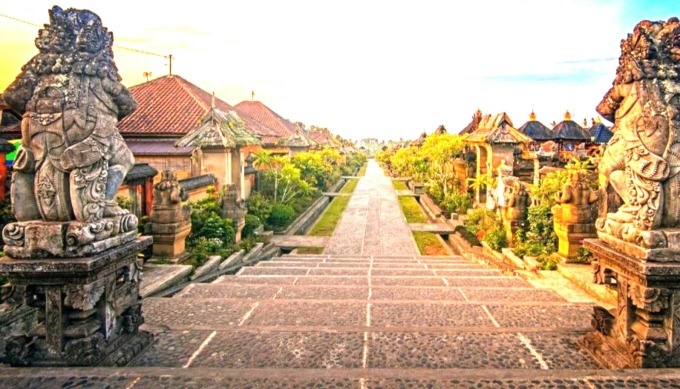 DESA WISATA : Desa wisata Penglipuran, Bangli, kini semakin moncer karena keasriannya. (foto: kemenparekraf/istimewa)