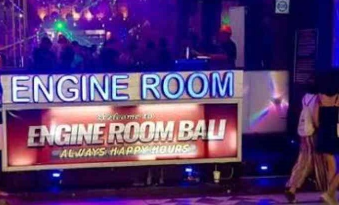 DI SINI MALING PONSEL BERAKSI: Suasana di tempat hiburan malam Engine Room, Jalan Legian, Kuta Badung. DI sini pelaku pura-pura jadi pengunjung. (foto:istimewa)