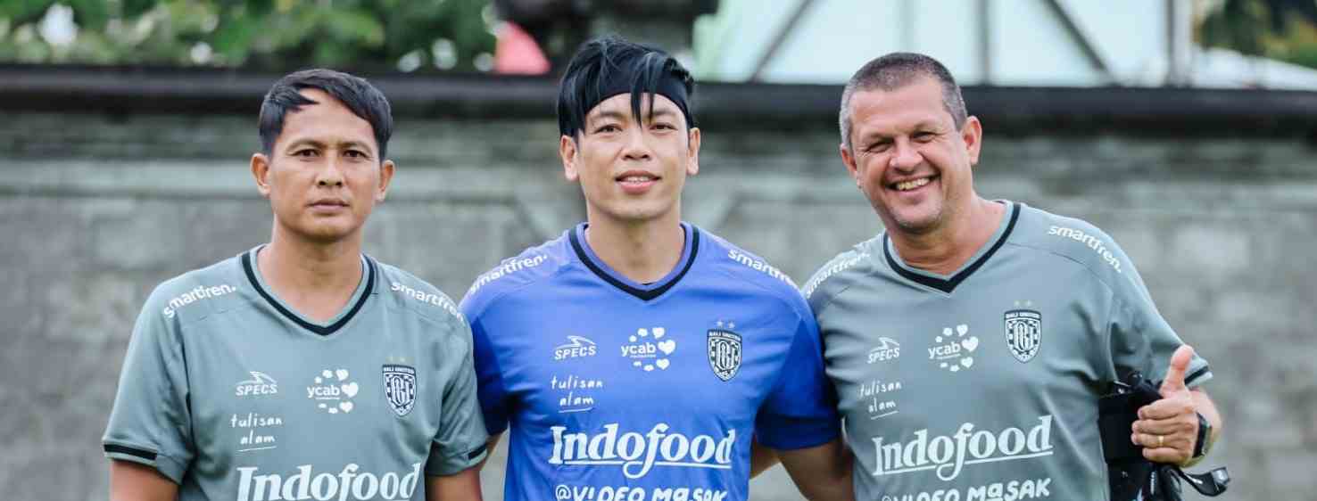 Marcelo Pires (kanan) bersama eks kiper Bali United Geri Mandagi dan asisten pelatih kiper I Kadek Wardana.  
