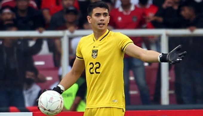 JAWAB TANDA TANYA: Kiper Bali United Nadeo Argawinata tak masuk daftar pemain saat Bali United lawan Persija ternyata pulang kampung. (foto: jawapos
