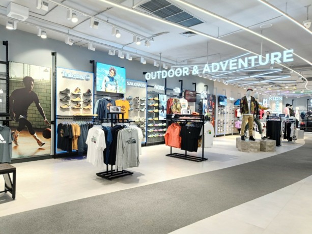 TERKEMUKA: Gerai PlanetSports.Asia di kompleks Mall Bali Galeria.