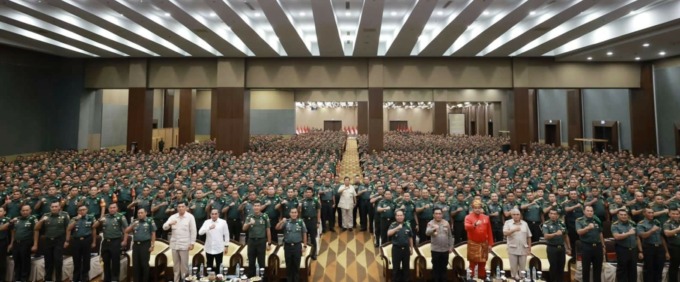 KOMANDO TERITORIAL: Menhan Prabowo Subianto saat beri pengarahan pada anggota Babinsa Kodam I Bukit Barisan di Medan, Sumatera Utara, Jumat (27/1).