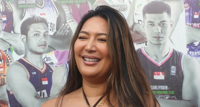 GEGARA HOBI MASAK : Maria Selena mengaku kini badannya melar. (foto: ni kadek novi febriani/radar bali)