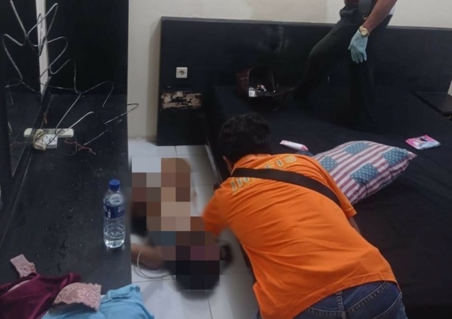 TELANJANG: Kondisi korban pembunuhan wanita muda bernama Aluna Sagita ditemukan telanjang di kamar dan polisi temukan kondom baru dan bekas.
