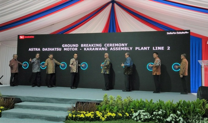 PERESMIAN: 1675431495431_Peresmian-Seremoni-Groundbreaking-pabrik-baru-PT-Astra-Daihatsu-Motor-Karawang-Assembly-Plant-Line-2-oleh-Top-Manajemen-Daihatsu-beserta-Pemerintah dan Shareholders. (IST)