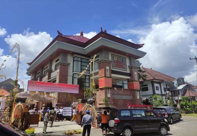 Gedung Pelayanan Perpustakaan Daerah Kabupaten Gianyar. (Foto Marsellus Pampur)