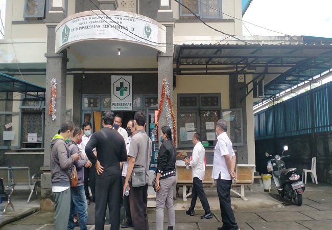 Suasana di Puskesmas Kerambitan II, Banjar Dinas Tengah Kangin, Desa Kerambitan, Kecamatan Kerambitan, Tabanan. (Foto/Juliadi)