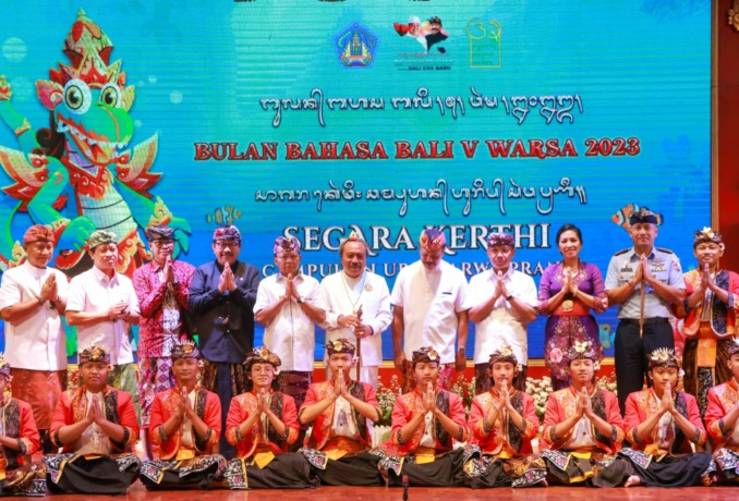 BULAN BAHASA BALI: Gubernur Bali Wayan Koster saat membuka Bulan bahasa Bali ke-V dengan mengusung Tonggak Peradaban Penanda Bali Era Baru