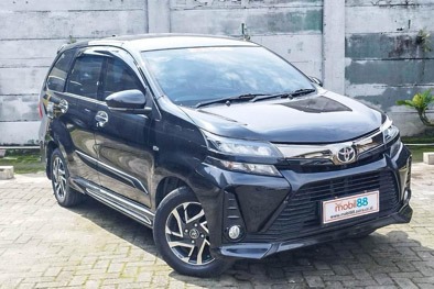 MUDAH: Salah satu mobil bekas yang dipasarkan secara online.