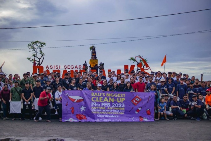KEPEDULIAN: Favehotel Kuta Kartika Plaza ikut serta dalam program Bali’s Biggest Clean Up