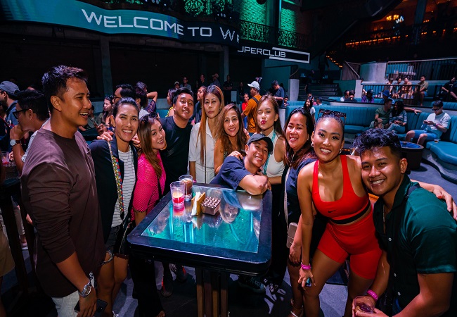 Pengunjung saat menikmati hiburan malam di W Atlas Superclub belum lama ini. (ist)