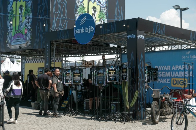 FUSION CULTURE: bank bjb memanjakan para penggemar modifikasi mobil dan motor melalui beragam promo menarik dalam pagelaran BBQ RIDE 2023 yang digelar di area Summarecon Mall, Gedebage Bandung pada Sabtu-Minggu 11-12 Maret 2023. (bank bjb untuk radar bali