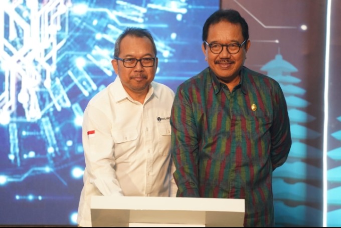 SINERGI: Kepala Perwakilan Bank Indonesia Provinsi Bali Trisno Nugroho (kiri) dan Wakil Gubernur Bali Prof. Tjokorda Oka Artha Ardana Sukawati. (I KADEK SURYA KENCANA/RADAR BALI) 