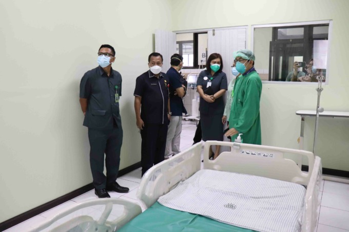 RUANG ISOLASI: Kesiapan ruang isolasi untuk perawatan penyakit infeksi di RSUD Buleleng.