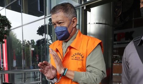 MASUK BUI JUGA : KPK mengesekusi mantan Wali Kota Jogjakarta Haryadi Suyuti ke Lembaga Pemasyarakatan (Lapas) Sukamiskin, Bandung, Jawa Barat. (Fedrik Tarigan/JawaPos.com