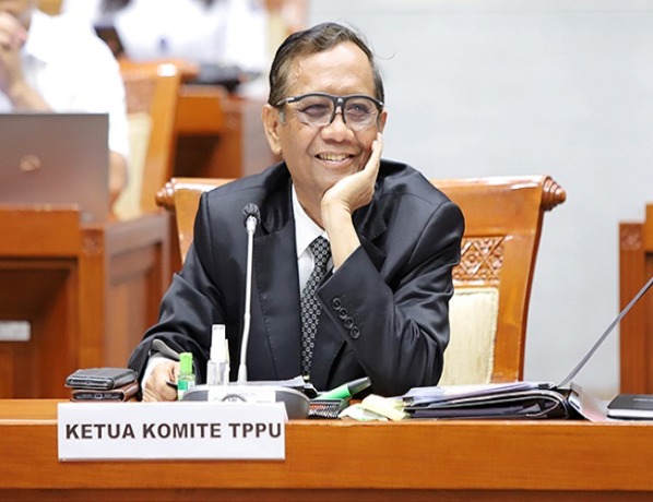 Menteri Koordinator Bidang Politik, Hukum, dan Keamanan (Menkopolhukam) Mahfud MD mengaku heran dengan anggota DPR yang suka marah-marah, tetapi di balik itu dia adalah seorang makelar kasus (markus). (Dery Ridwansah/ JawaPos.com)