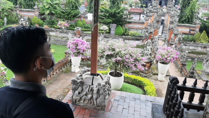 SUDAH SEMAKIN MENUA : Kondisi bangunan di kawasan Kertha Gosa,Klungkung. (foto:dewa ayu pitri arisanti/radar bali)