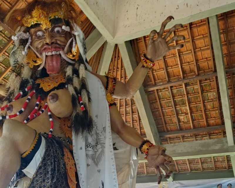 SIAP DIARAK : Pemprov Bali membuat aturan agar pengarakan ogoh-ogoh tak keluar dari batas desa adat masing-masing.