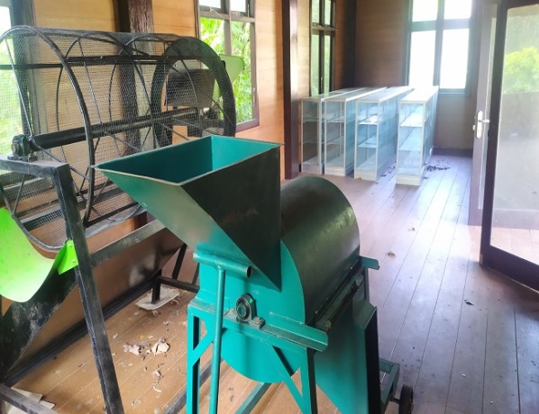 Aset milik Pemkab Jembrana di Anjungan Cerdas Konservasi dibiarkan terbengkalai. Aset itu tampak tak pernah digunakan sejak dibeli. (M. BASIR/RADAR BALI)
