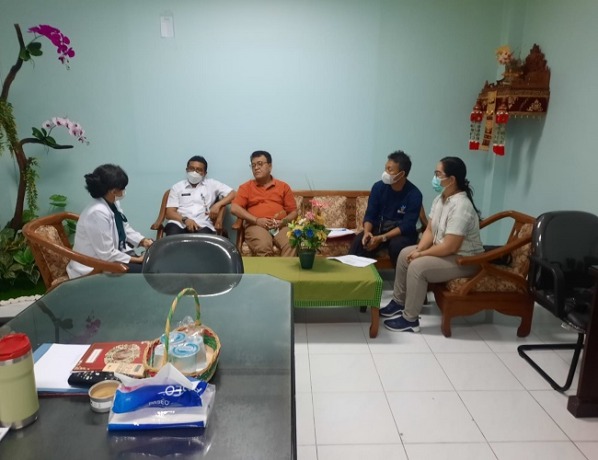 Pihak Dinkes Provinsi Bali mendatangi Dinkes Kabupaten Gianyar pada Rabu (19/4) kemarin. (ist)