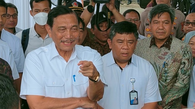 GESER LNG: Menko Marves Luhut Binsar Panjaitan memastikan pembangunan terminal LNG akan dipindah dari Sidakarya, untuk menjaga ekosistem pariwisata di sekitarnya.