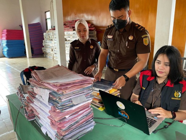 Tim Pidsus lakukan penggeledahan dan penyitaan dokumen di Kantor PNPM Mandiri pedesaan atau Dana Amanah Pemberdayaan Masyarakat (DAPM) swadana harta Lestari yang berada di Jalan Imam Bonjol No. 1 Kediri Tabanan.