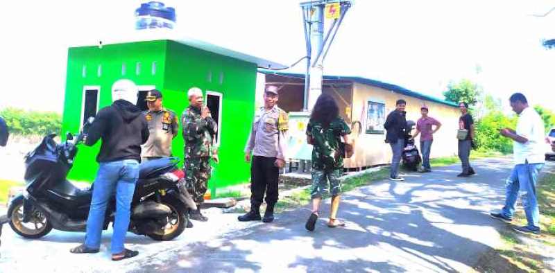 SEMPAT DIPROTES WARGA : Lokasi gudang dan percetakan batako yang diprotes warga karena diduga untuk pabrik limbah B3. (foto:m.basir)