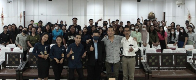 SEMINAR NASIONAL: Gede Robi Supriyanto dan I Made Adnyana warnai seminar nasional bertajuk