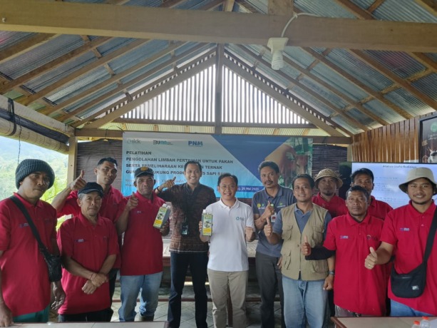 CAPACITY BUILDING: Pelatihan mendukung produktivitas Sapi Bali oleh PNM dan ITDC di Agro D’Alas, Dusun Jempanang, Desa Belok/Sidang, Kecamatan Petang, Kabupaten Badung, Jumat, 26 Mei 2023. (PNM untuk Radar Bali) 