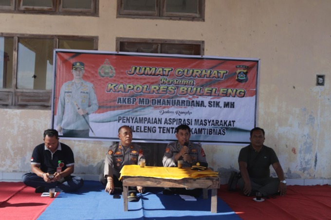Ajang Jumat Curhat yang dilaksanakan Polres Buleleng di Pangkalan Pendaratan Ikan Sangsit. (POLRES BULELENG FOR RADAR BALI)