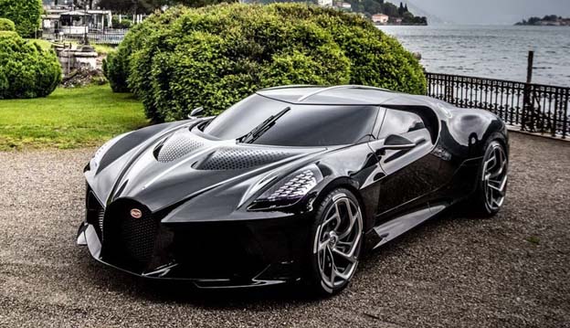 MEWAH DAN CANGGIH: Mobil sport bugatti la voiture noire merupakan salah satu mobil mewah termahal.