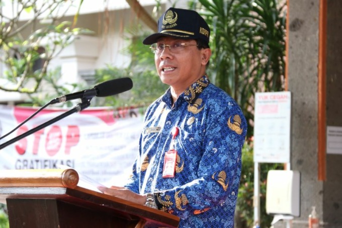 PENENTUAN: Sekda Tabanan I Gede Susila belum memberikan pengumuman terkait akumulasi nilai akhir perangkingan dari 16 peserta yang bertarung berebut empat jabatan kepala dinas yang lowong