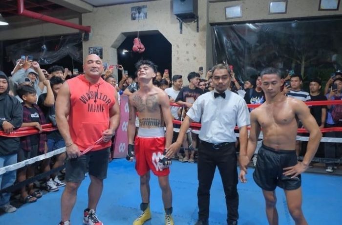 RING TINJU: Saat menghadiri pertarungan antara Bisma dan Maliki beberapa waktu lalu. Foto: Instagram De Gadjah