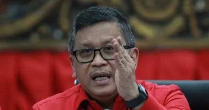 SEMPROT DENNY INDRAYANA : Sekretaris Jenderal (Sekjen) PDI Perjuangan Hasto Kristiyanto  sampaikan kritikan balik kepada Denny Indrayana. (jawapos.com)