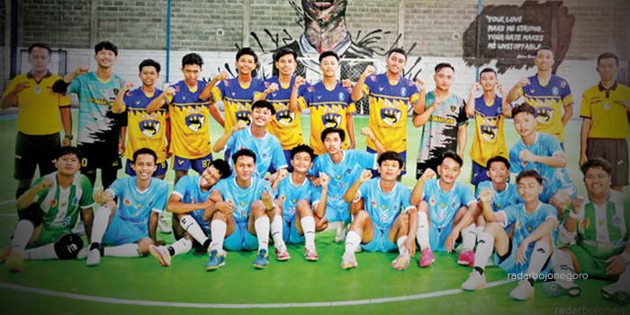 FOTO BERSAMA: Tim futsal yang dipersiapkan untuk Porprov Jatim.
