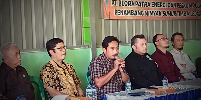 AUDIENSI: Ketua Komisi B DPRD Blora Yuyus Waluyo saat kegiatan audiensi di Ledok kemarin (22/6).