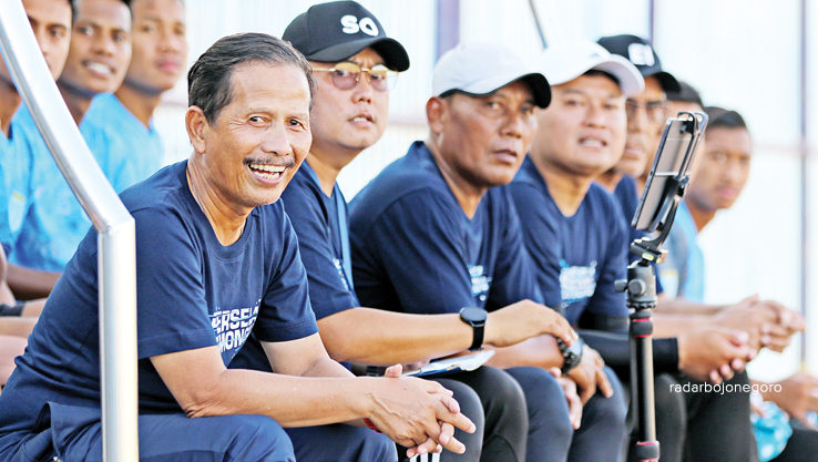 SKUAD BELUM LENGKAP: Jajaran pelatih Persela meminta agar kekurangan slot pemain untuk segera dipenuhi, sebab Liga 2 dijadwalkan bergulir bulan depan. (ANJAR DWI PRADIPTA/RDR.LMG)