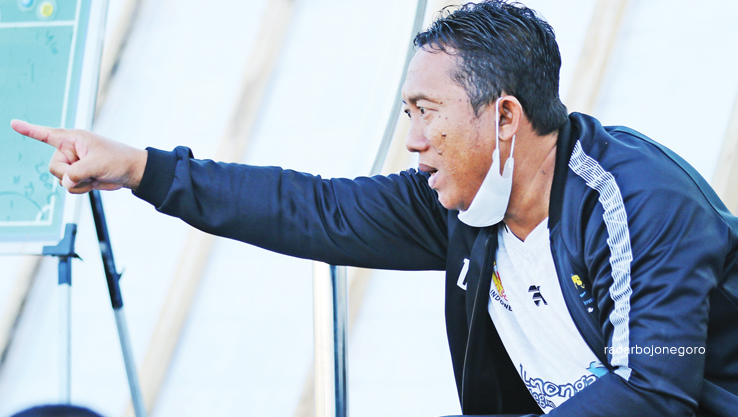 PERJALANAN MASIH PANJANG: Kemenangan 1-0 atas Kabupaten Tulunggagung, menjadi modal berharga bagi Tim Sepak Bola Lamongan bersaing di grup D. (ANJAR DWI PRADIPTA/RDR.LMG)