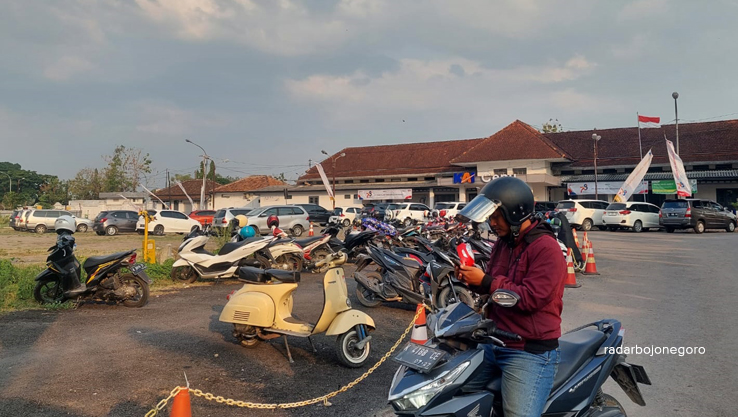 CEPU: Pemkab Blora dan PT KAI Daop 4 Semarang masih saling tunggu terkait rencana pengembangan Stasiun Cepu. Kondisi stasiun masih belum ada perkembangan.  (LUKMAN HAKIM/RDR.BJN)
