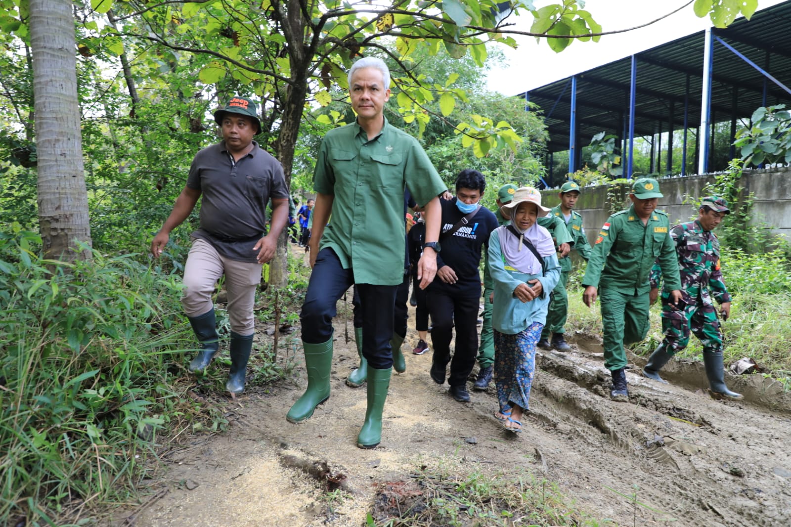 PRO WONG CILIK: Program-program Ganjar Pranowo selama menjadi gubernur Jawa Tengah banyak diapresiasi masyarakat. (Foto : Humas Pemprov Jateng)