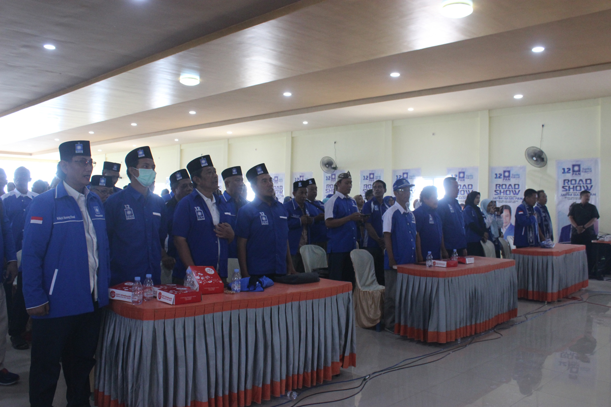 KEBERSAMAAN: Sebanyak 200 peserta memenuhi acara roadshow ke-33 DPW PAN Jatim di Lamongan.(IST/RDR.LMG)