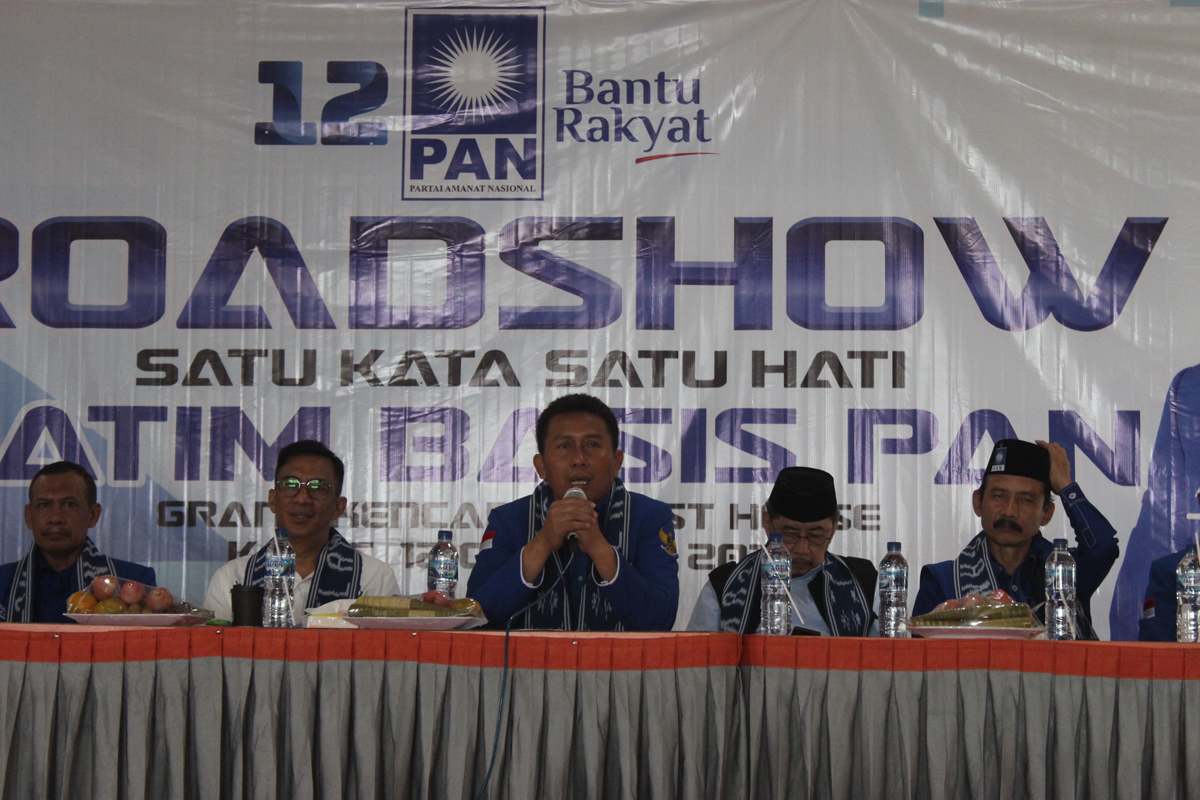 MENDUKUNG PENUH: Sekretaris DPW PAN Jatim, H. Husnul Aqib, MM berharap PAN bisa meraih kursi secara maksimal pada Pemilu tahun depan.(IST/RDR.LMG)