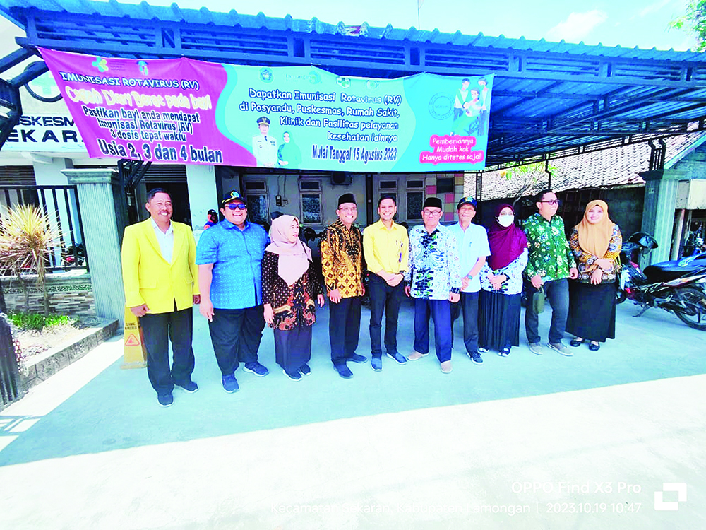 TINJAU KE LOKASI: Rombongan Komisi C DPRD Lamongan saat sidak proyek pembangunan RSUD Brondong.  (IST./RDR.BJN)