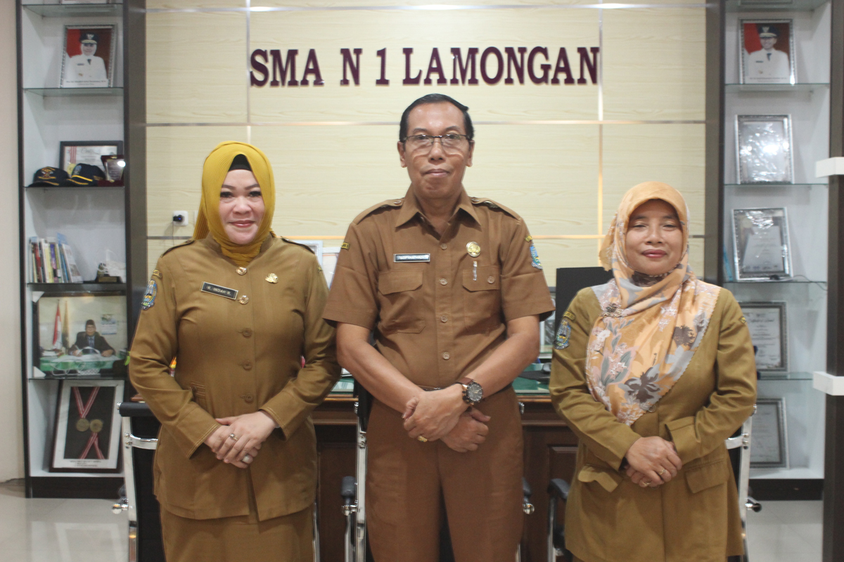 BERI DUKUNGAN: Salah satu program esktrakulikuler unggulan yang menjadi langganan juara internasional yakni karya ilmiah remaja (KIR). (IST/RDR.LMG)