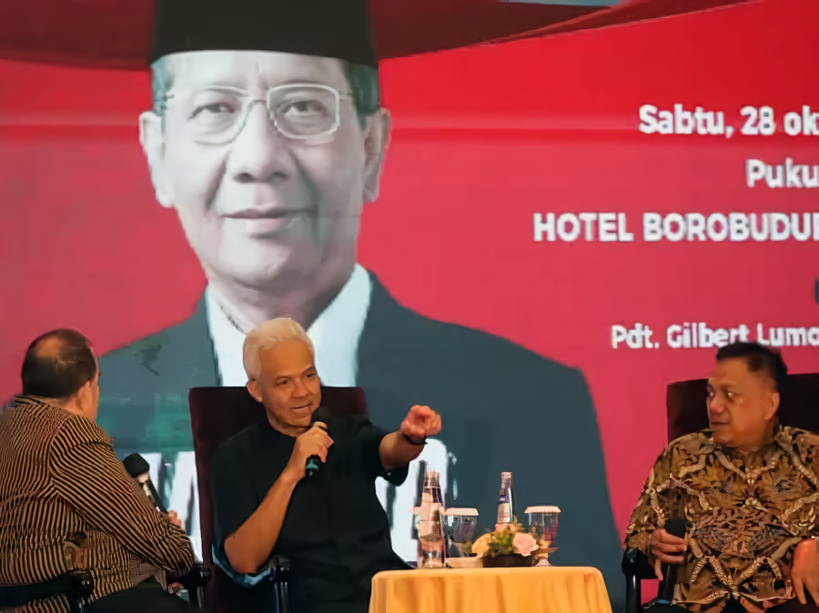 PILIHAN RAKYAT: Relawan Damai Sejahtera (REDS) mendeklarasikan dukungan kepada Ganjar Pranowo dan Mahfud MD di Hotel Borobudur, pada sabtu (28/11). (Foto: Federik Tarigan/Jawa Pos)