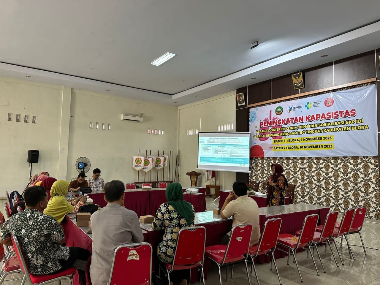 KESEHATAN: Para dokter di puskesmas, rumah sakit, klinik, dan praktik mandiri jalani seminar peningkatan kapasitas pelayanan. Khususnya unutk pengendalian penyakit menular TBC.