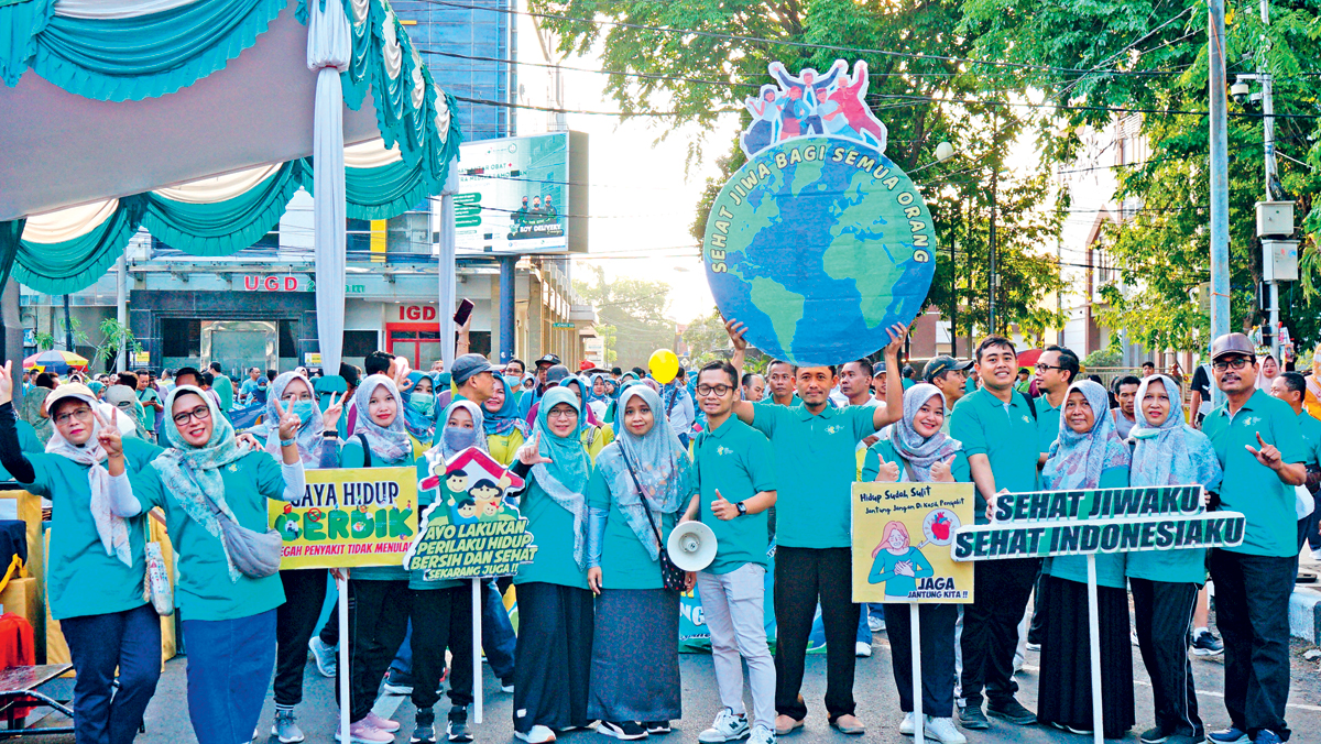 SEMARAK: Kampanye Kesehatan Jiwa dalam rangka HKN ke-59 yang digelar insan kesehatan di Lamongan berjalan lancar.(IST./RDR.LMG)