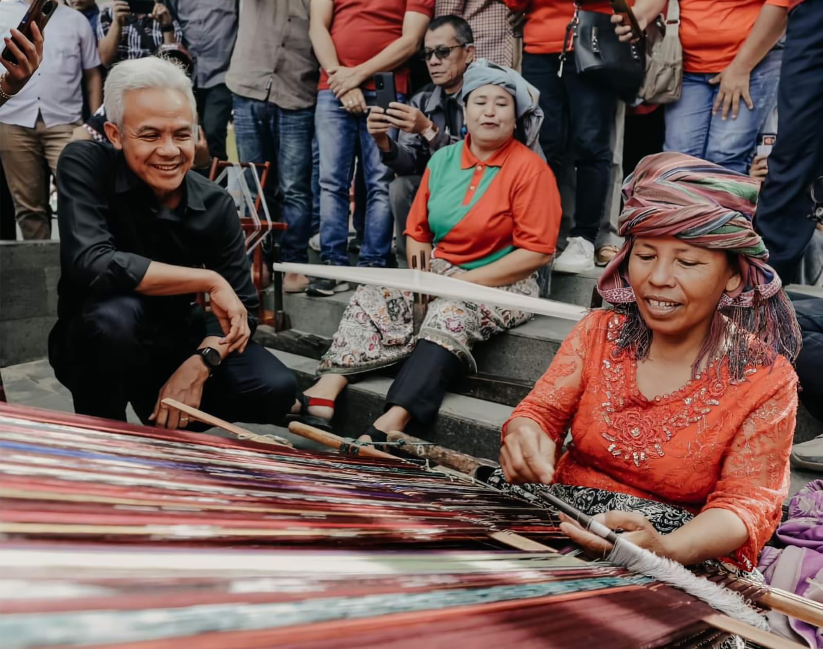DISAMBUT HANGAT: Ganjar Pranowo mengunjungi Museum Simalungun di Kota Pematang Siantar, Sumatera Utara, pada Sabtu (11/11). (Foto: Tim Media Ganjar Pranowo)