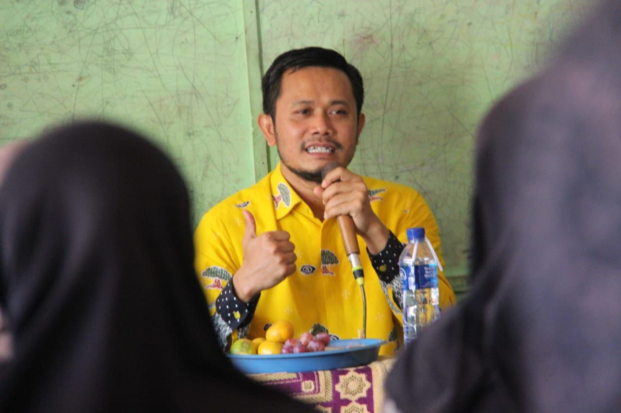 KOMITMEN: Wakil Ketua DPRD Blora Siswanto untuk satu masjid dan dua TPQ di Kecamatan Ngawen sebagai bentuk komitmen dan kepedulian terhadap fasilitas keagamaan di Blora. (IST/RADAR BLORA)